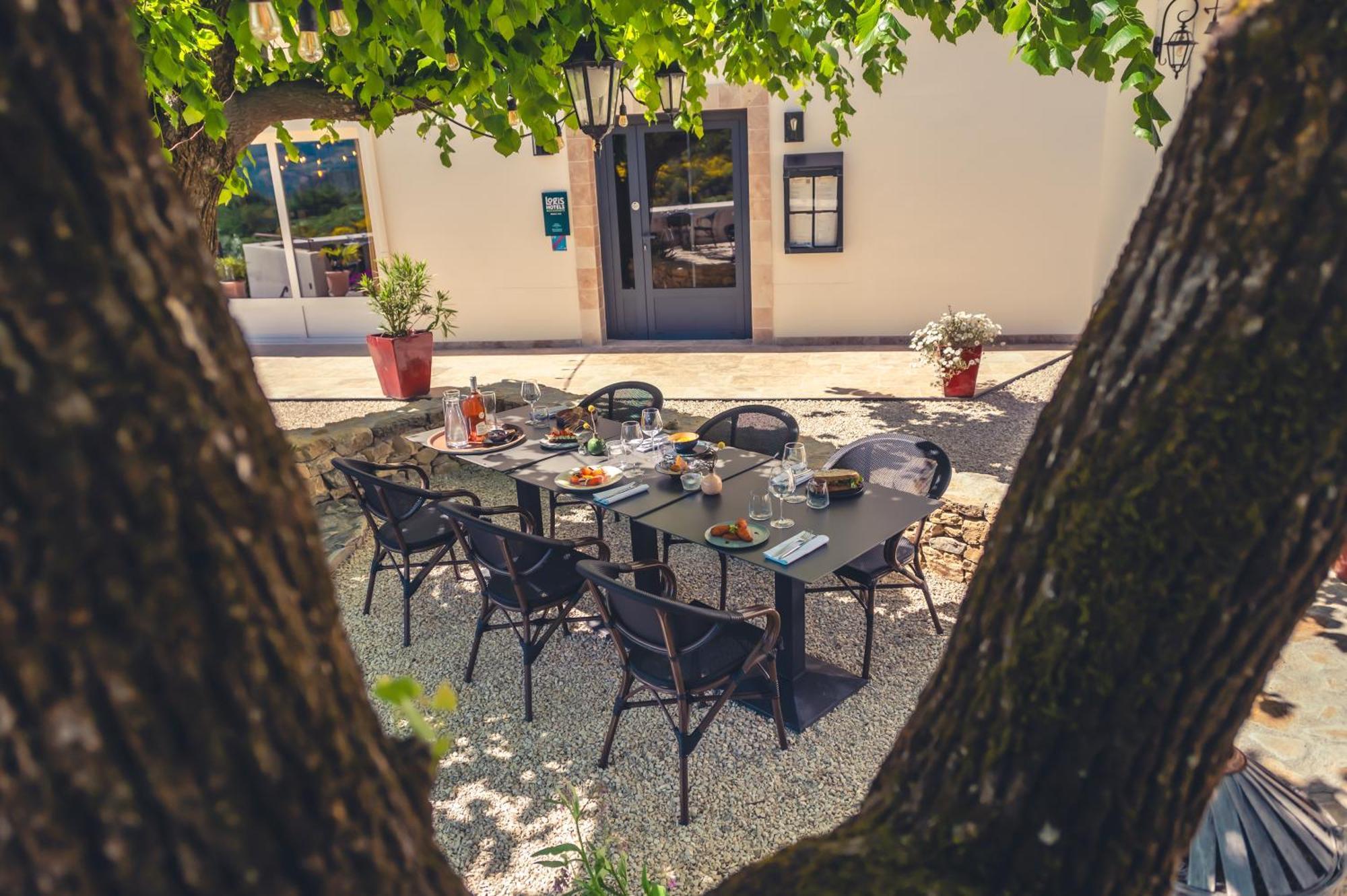 Logis Hotel Restaurant Le Plantevin Propiac Eksteriør bilde