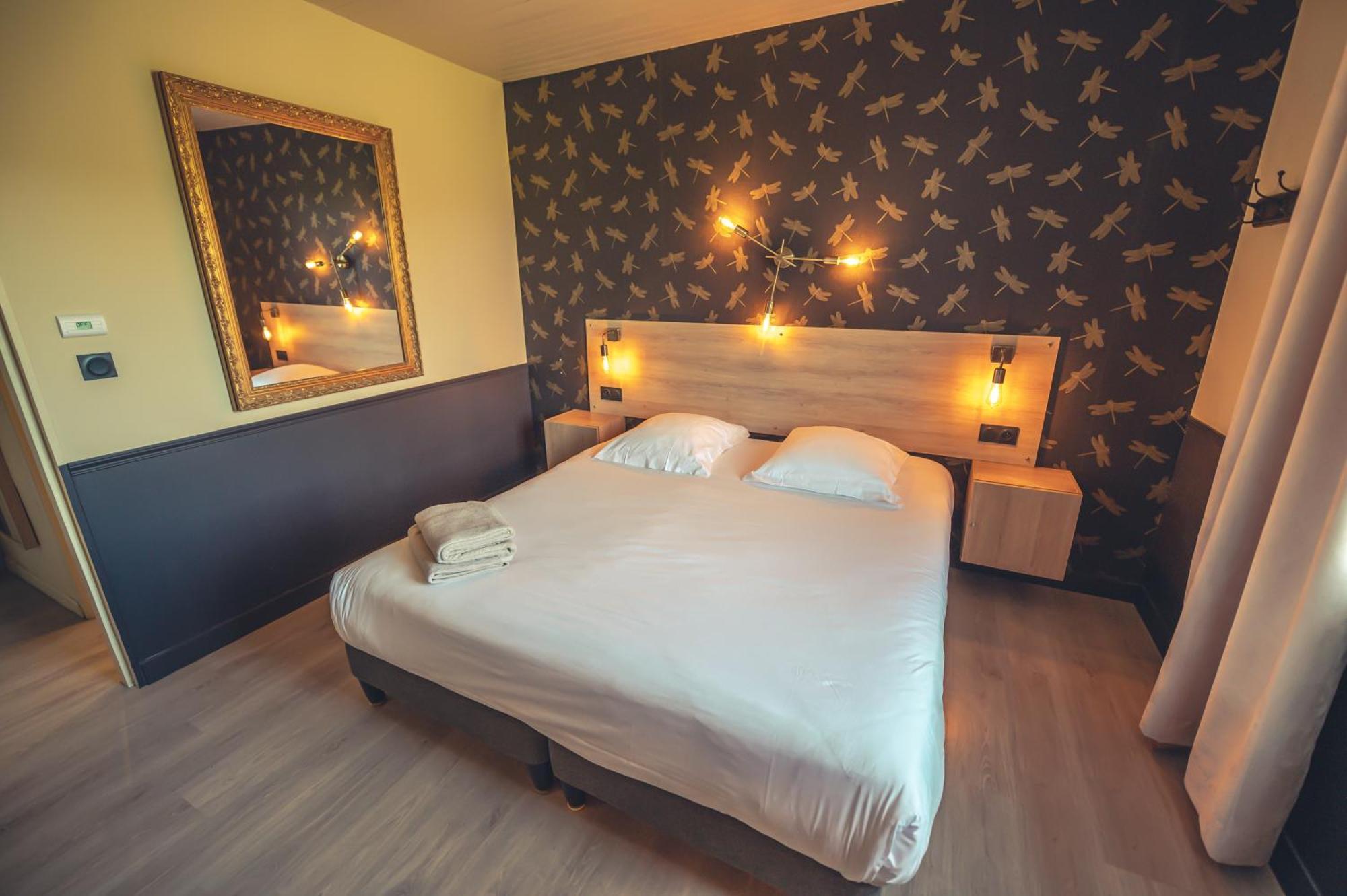 Logis Hotel Restaurant Le Plantevin Propiac Eksteriør bilde